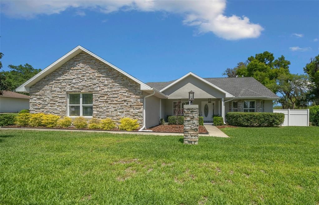 Recently Sold: $349,900 (3 beds, 2 baths, 2137 Square Feet)