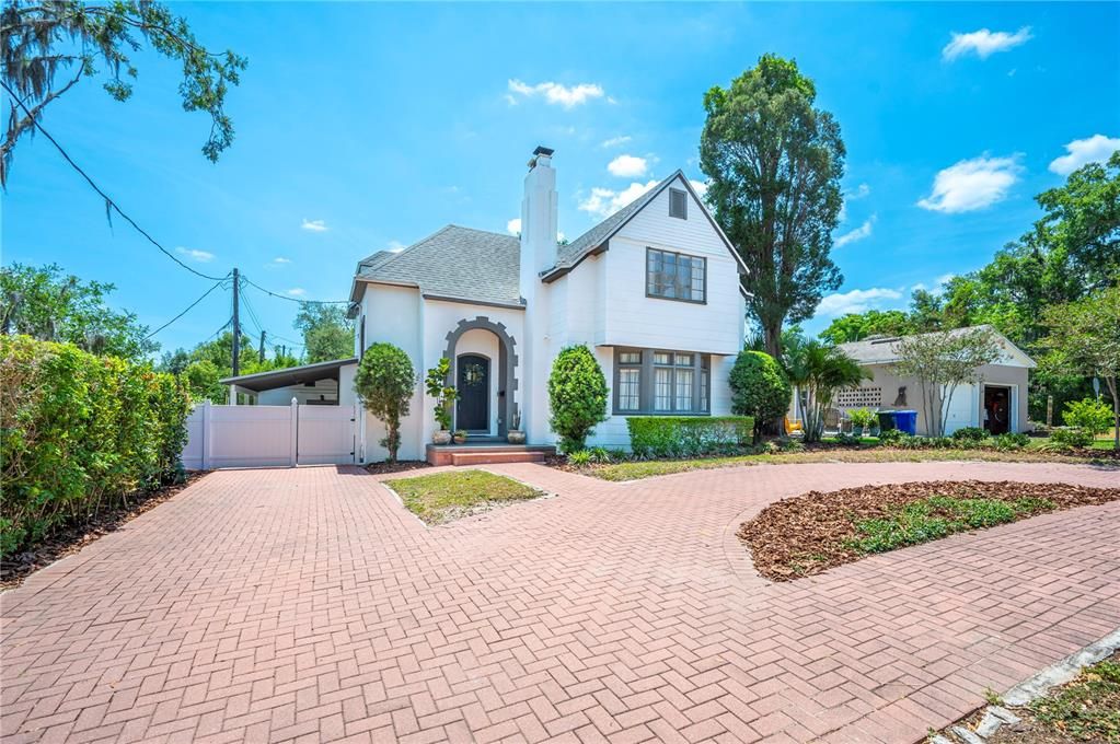 Active With Contract: $710,000 (4 beds, 2 baths, 3509 Square Feet)