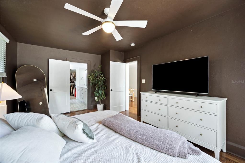 Active With Contract: $710,000 (4 beds, 2 baths, 3509 Square Feet)