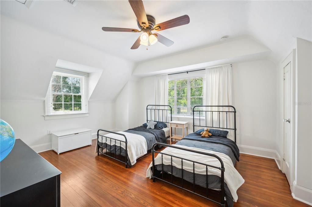 Active With Contract: $710,000 (4 beds, 2 baths, 3509 Square Feet)