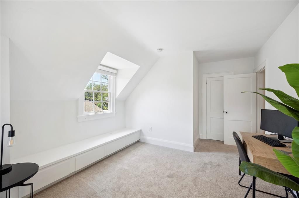 Active With Contract: $710,000 (4 beds, 2 baths, 3509 Square Feet)