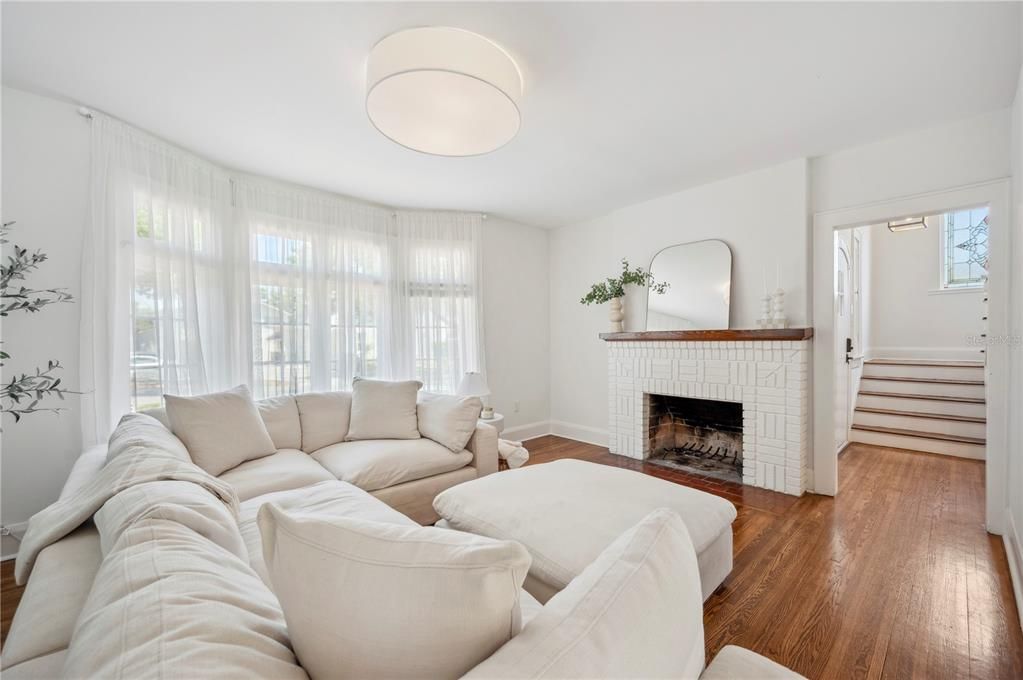 Active With Contract: $710,000 (4 beds, 2 baths, 3509 Square Feet)