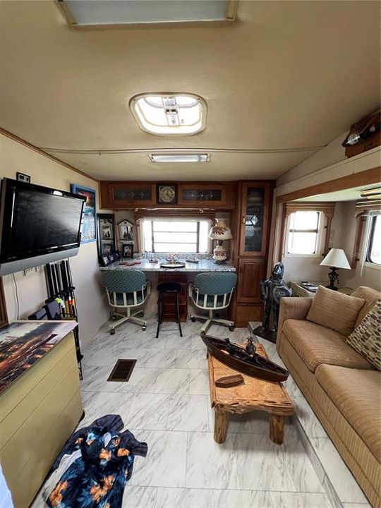 For Sale: $79,900 (1 beds, 2 baths, 739 Square Feet)