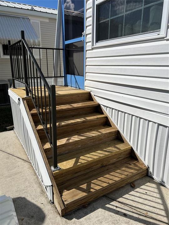 For Sale: $79,900 (1 beds, 2 baths, 739 Square Feet)