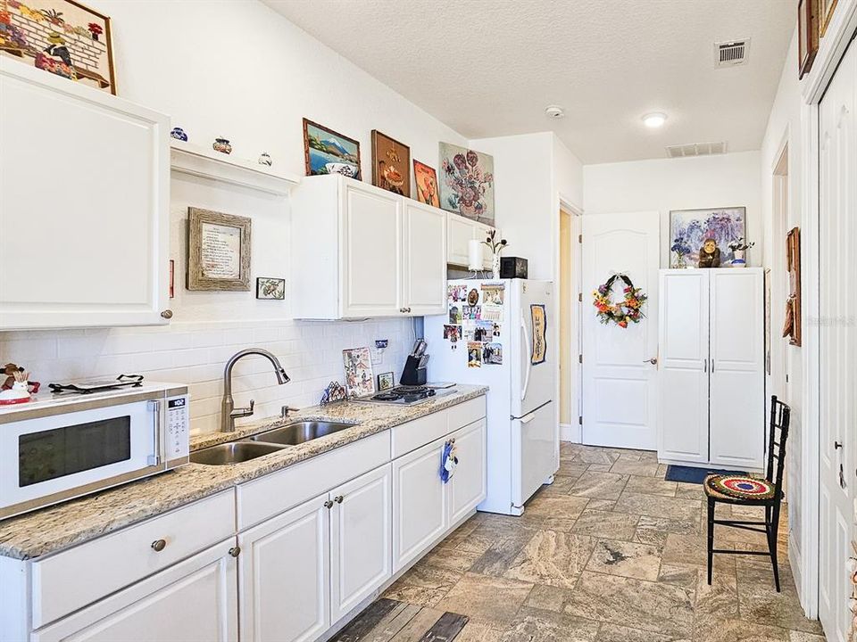 待售: $1,195,000 (3 贝兹, 3 浴室, 2252 平方英尺)