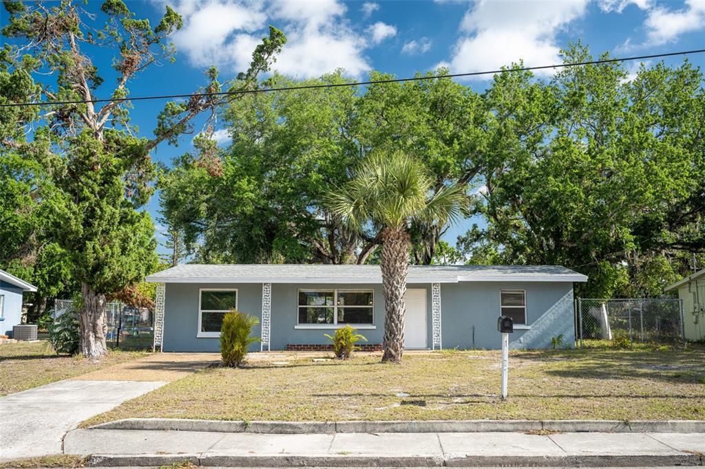 Recently Sold: $300,000 (3 beds, 1 baths, 1044 Square Feet)
