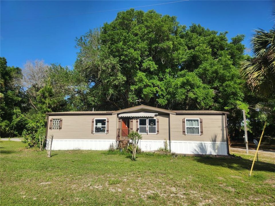 Recently Sold: $120,000 (3 beds, 2 baths, 1389 Square Feet)