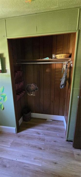 待售: $89,000 (2 贝兹, 1 浴室, 696 平方英尺)