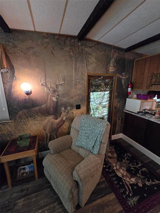 待售: $89,000 (2 贝兹, 1 浴室, 696 平方英尺)