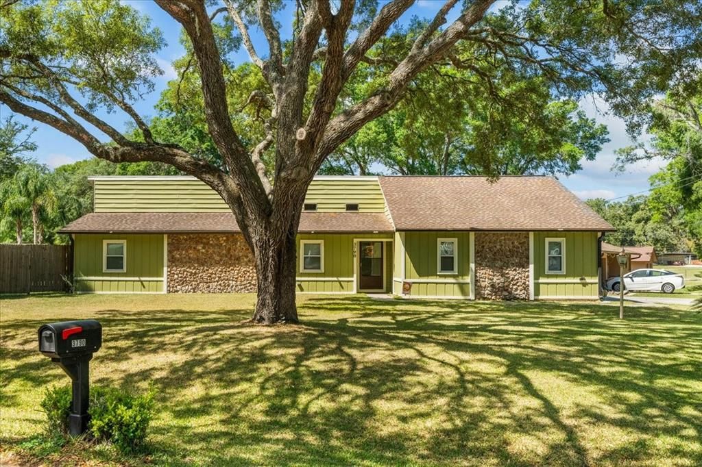 Recently Sold: $230,000 (3 beds, 2 baths, 1476 Square Feet)