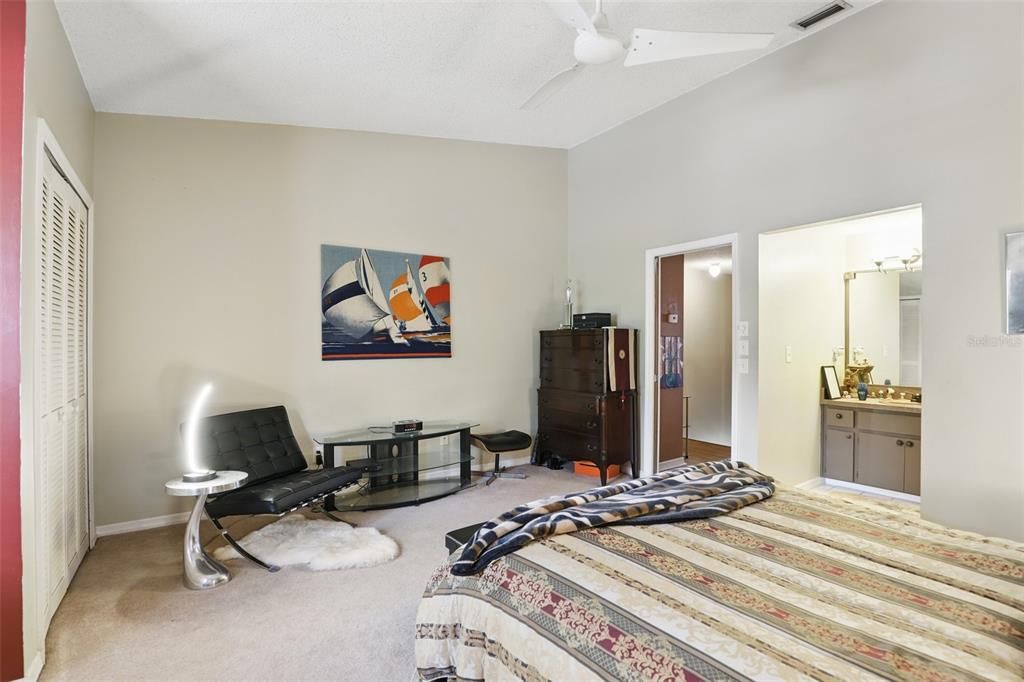 待售: $199,900 (2 贝兹, 2 浴室, 1225 平方英尺)