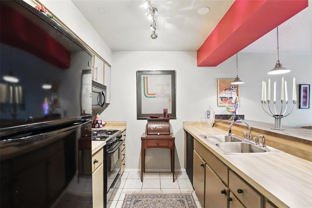 待售: $199,900 (2 贝兹, 2 浴室, 1225 平方英尺)