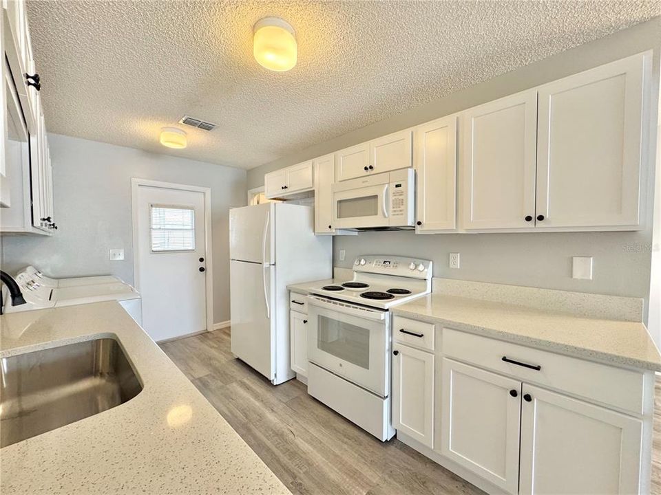 For Rent: $1,450 (2 beds, 2 baths, 1073 Square Feet)