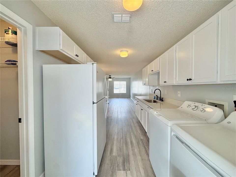 For Rent: $1,450 (2 beds, 2 baths, 1073 Square Feet)