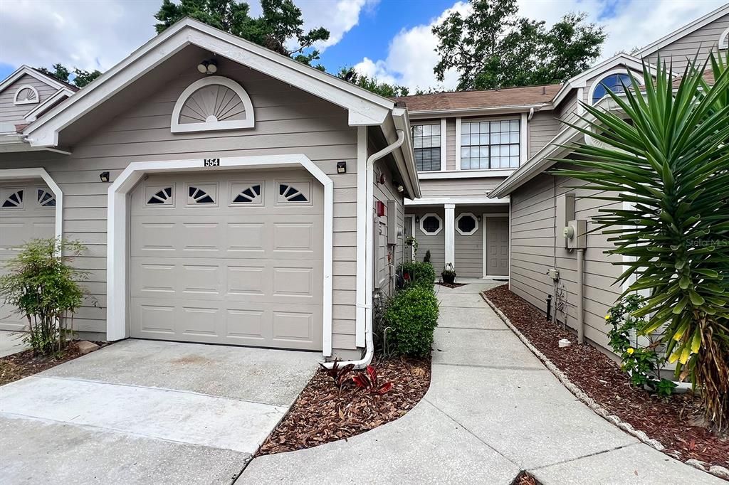 最近售出: $275,000 (2 贝兹, 2 浴室, 1196 平方英尺)