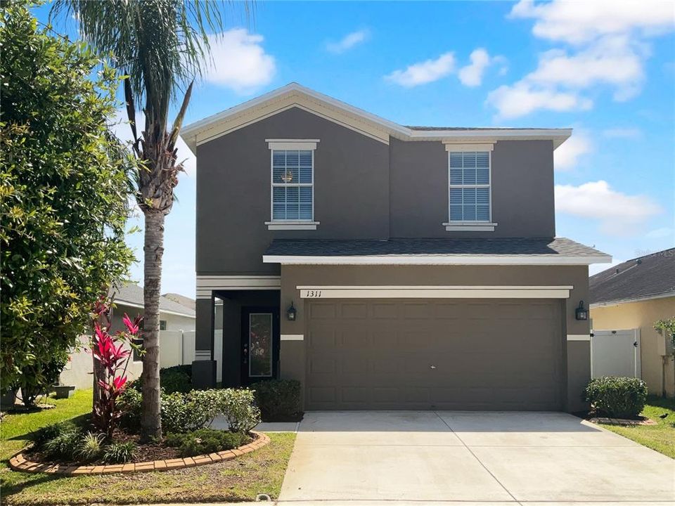 Недавно продано: $305,000 (4 спален, 2 ванн, 1805 Квадратных фут)