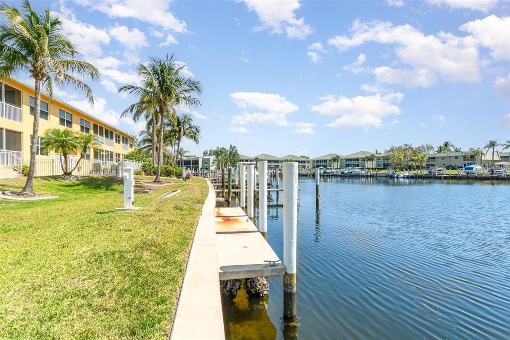 For Sale: $275,000 (3 beds, 2 baths, 1586 Square Feet)