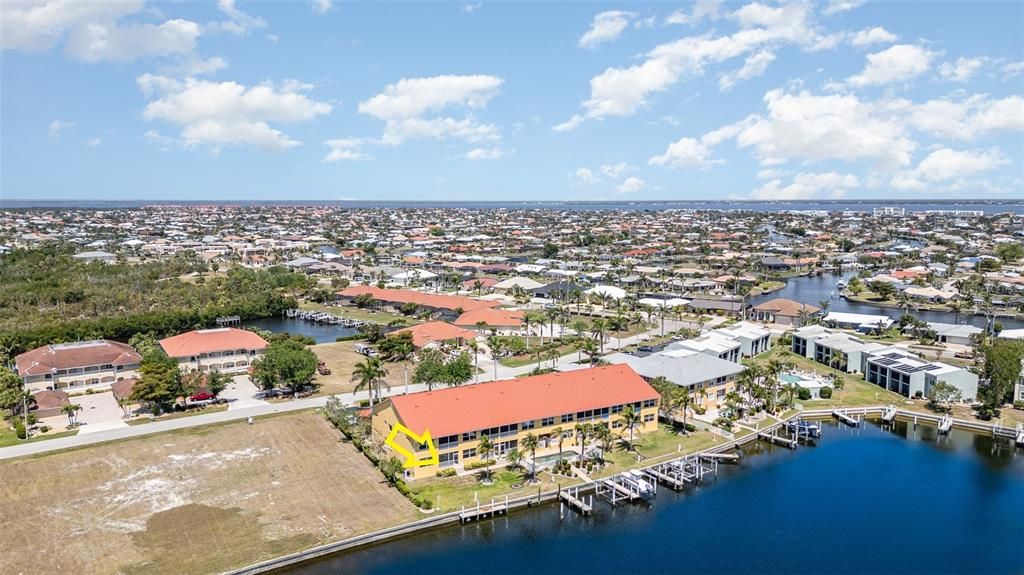 For Sale: $275,000 (3 beds, 2 baths, 1586 Square Feet)