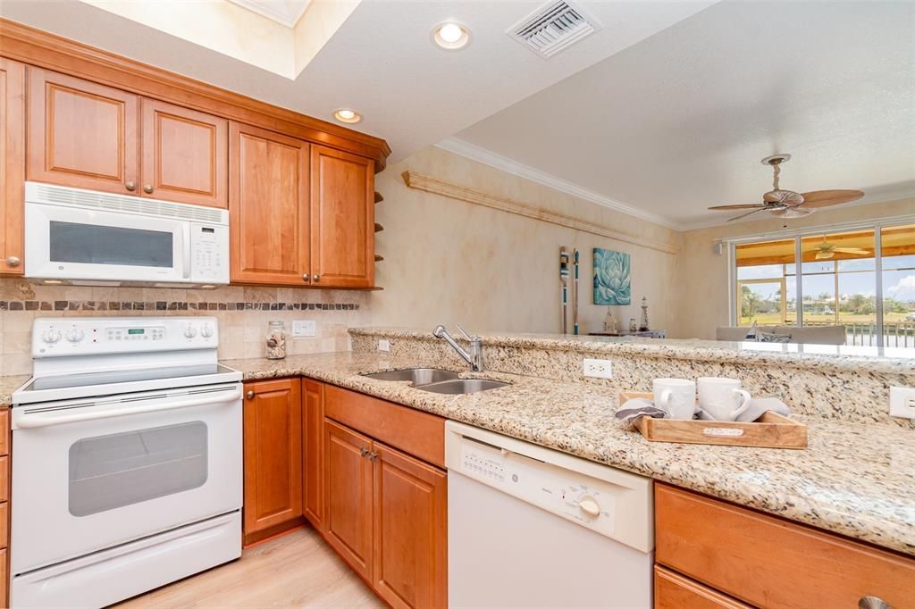 For Sale: $275,000 (3 beds, 2 baths, 1586 Square Feet)