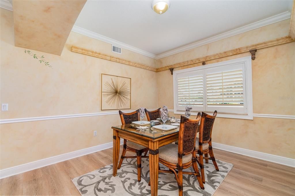 For Sale: $275,000 (3 beds, 2 baths, 1586 Square Feet)