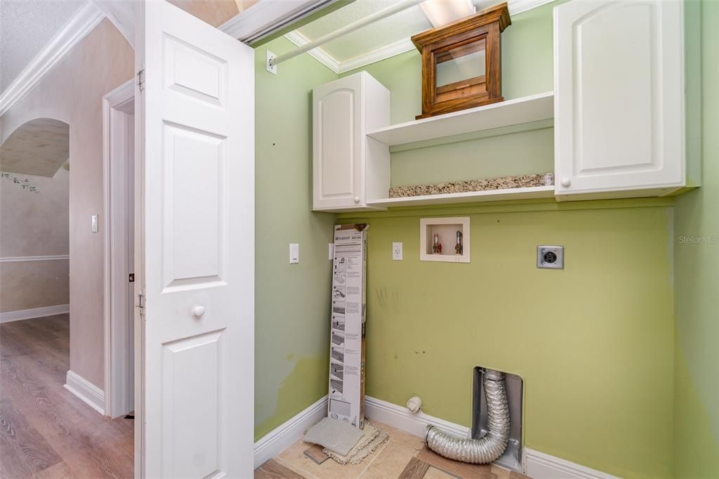 For Sale: $275,000 (3 beds, 2 baths, 1586 Square Feet)