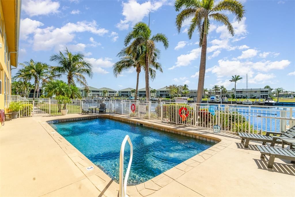 For Sale: $275,000 (3 beds, 2 baths, 1586 Square Feet)