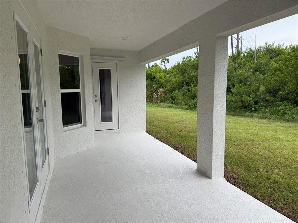 Под контрактом: $406,900 (4 спален, 3 ванн, 2265 Квадратных фут)