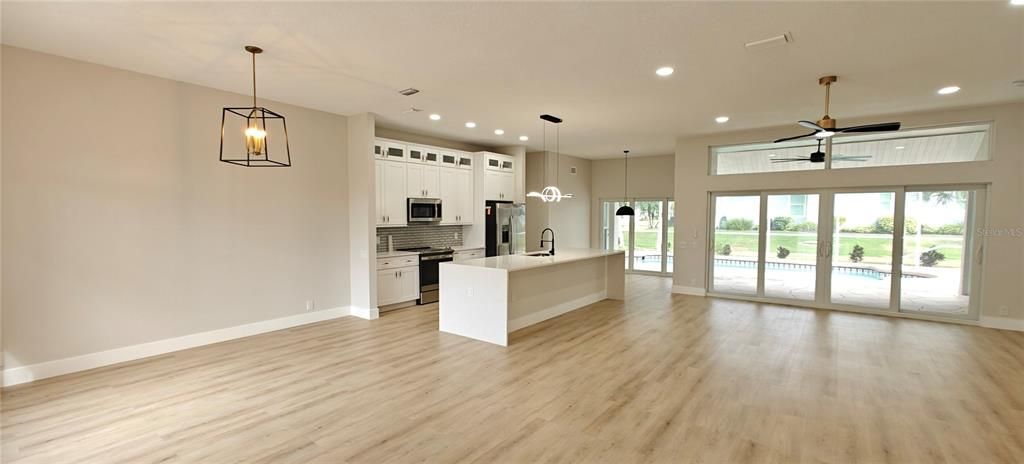 На продажу: $449,000 (4 спален, 2 ванн, 2208 Квадратных фут)