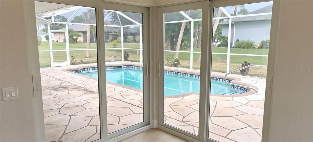 На продажу: $449,000 (4 спален, 2 ванн, 2208 Квадратных фут)