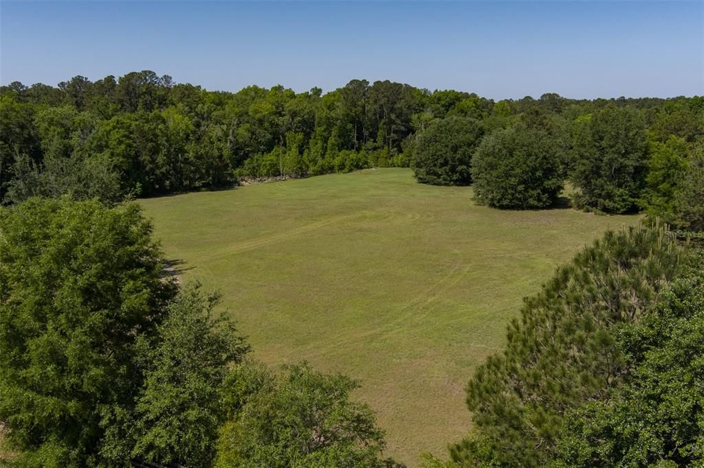 For Sale: $2,886,950 (3 beds, 1 baths, 1954 Square Feet)