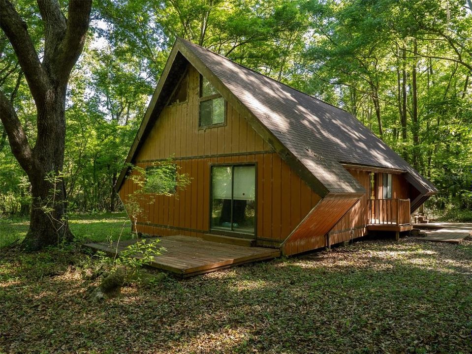 For Sale: $2,886,950 (3 beds, 1 baths, 1954 Square Feet)