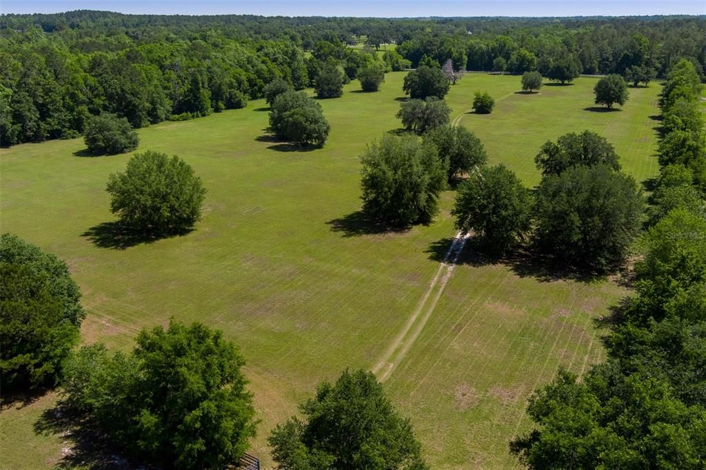 For Sale: $2,886,950 (3 beds, 1 baths, 1954 Square Feet)
