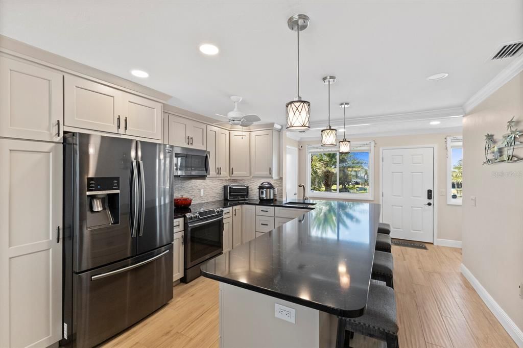 For Sale: $799,900 (2 beds, 2 baths, 1377 Square Feet)