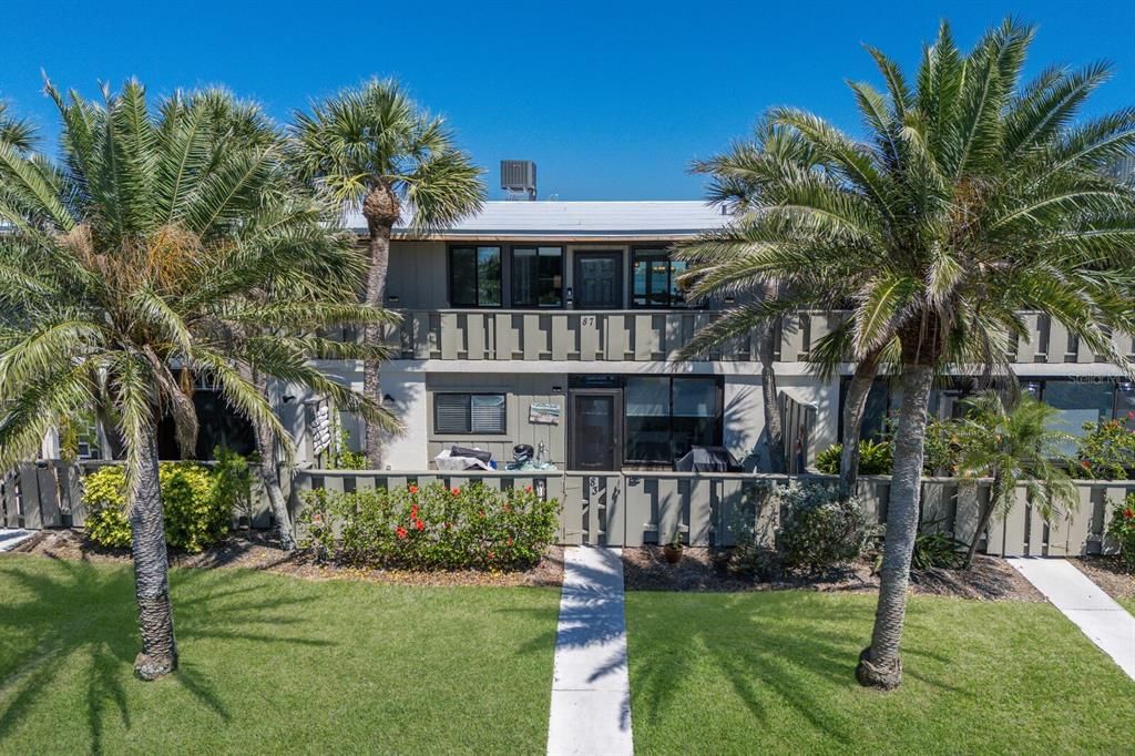 For Sale: $799,900 (2 beds, 2 baths, 1377 Square Feet)