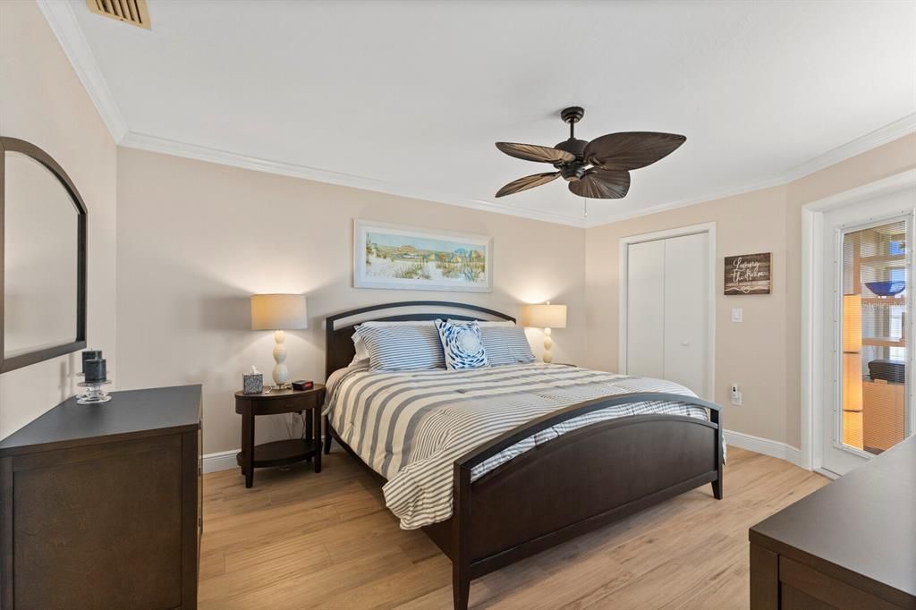 For Sale: $799,900 (2 beds, 2 baths, 1377 Square Feet)