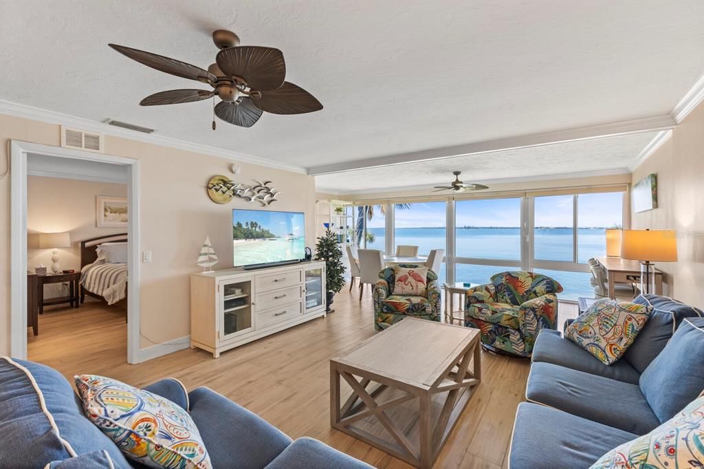 For Sale: $799,900 (2 beds, 2 baths, 1377 Square Feet)