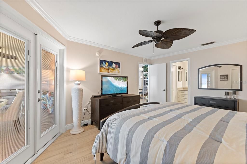 For Sale: $799,900 (2 beds, 2 baths, 1377 Square Feet)