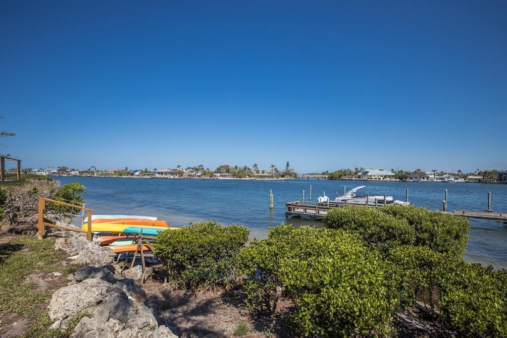 For Sale: $799,900 (2 beds, 2 baths, 1377 Square Feet)