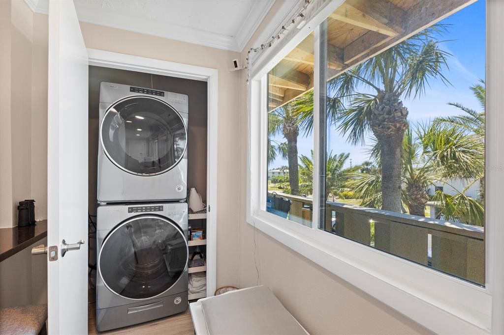 For Sale: $799,900 (2 beds, 2 baths, 1377 Square Feet)