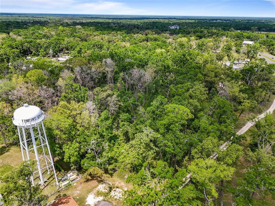 На продажу: $51,000 (2.13 acres)