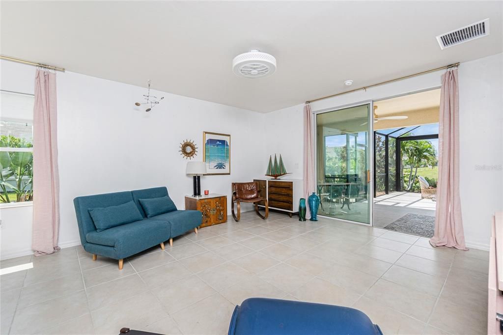 For Sale: $279,900 (2 beds, 2 baths, 1516 Square Feet)