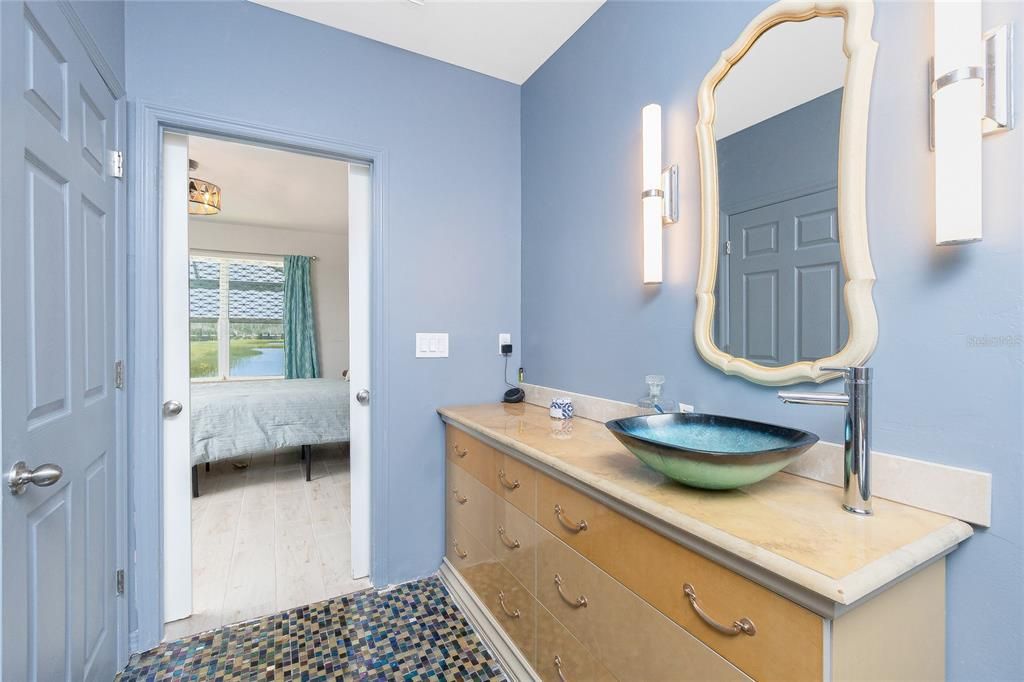 For Sale: $279,900 (2 beds, 2 baths, 1516 Square Feet)