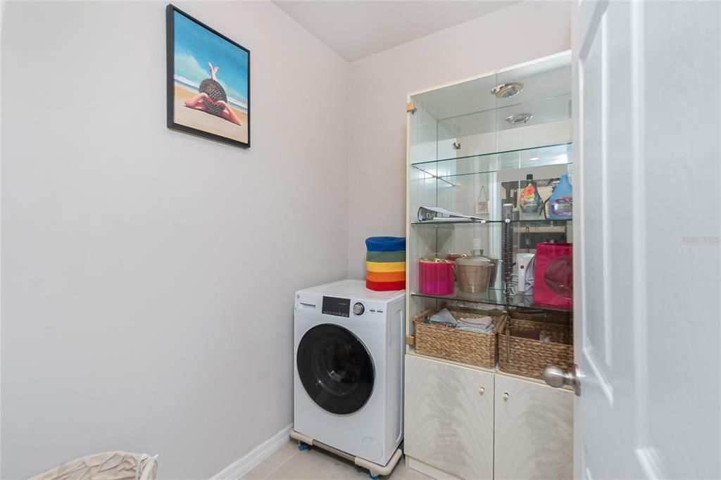 For Sale: $279,900 (2 beds, 2 baths, 1516 Square Feet)