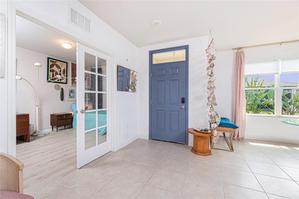 For Sale: $279,900 (2 beds, 2 baths, 1516 Square Feet)