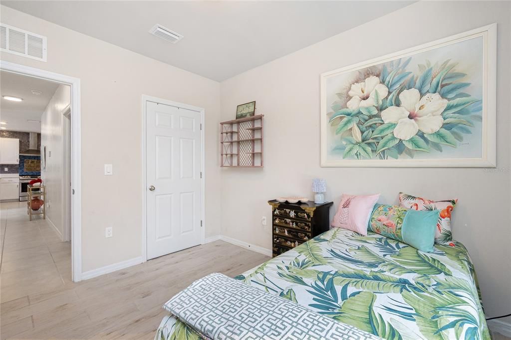 For Sale: $279,900 (2 beds, 2 baths, 1516 Square Feet)