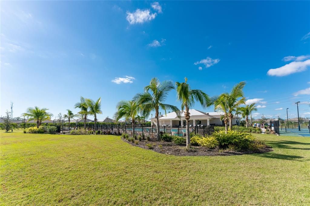 For Sale: $279,900 (2 beds, 2 baths, 1516 Square Feet)