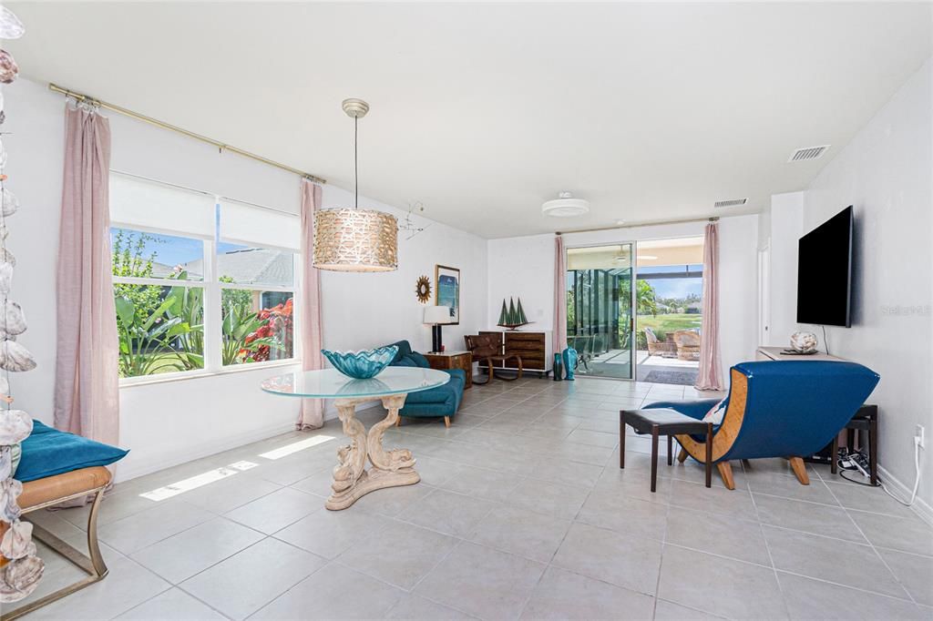 For Sale: $279,900 (2 beds, 2 baths, 1516 Square Feet)