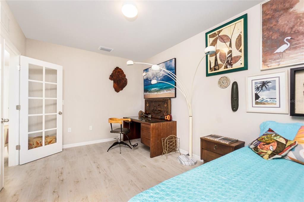 For Sale: $279,900 (2 beds, 2 baths, 1516 Square Feet)