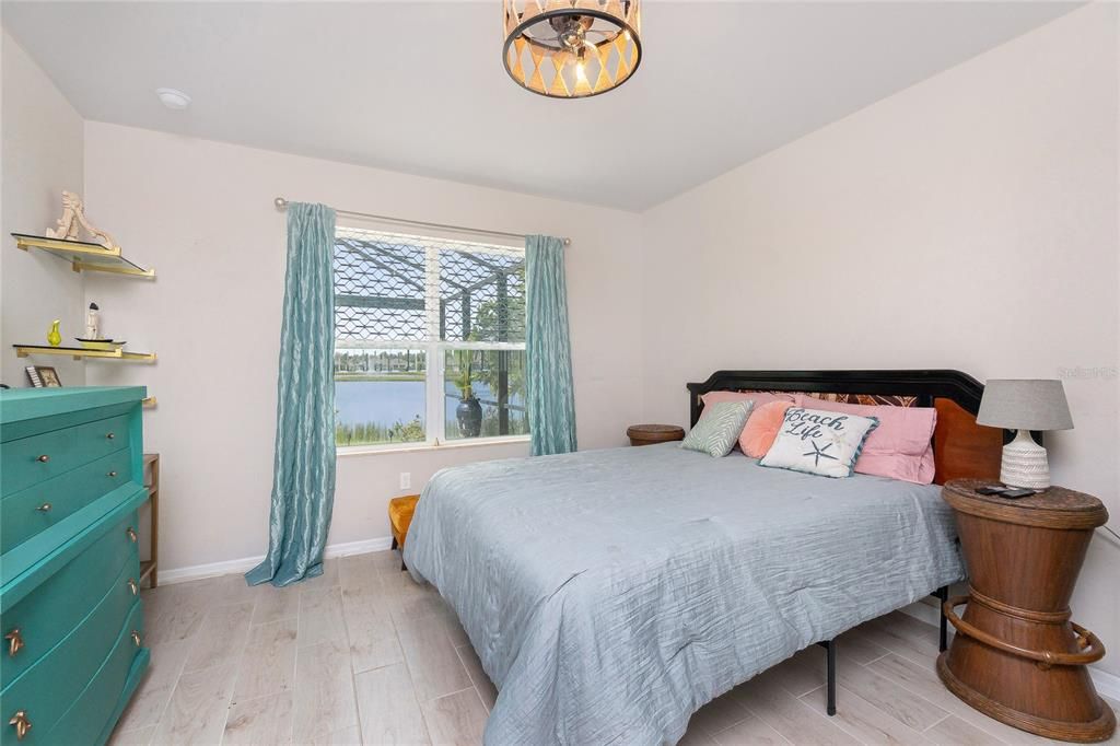 For Sale: $279,900 (2 beds, 2 baths, 1516 Square Feet)