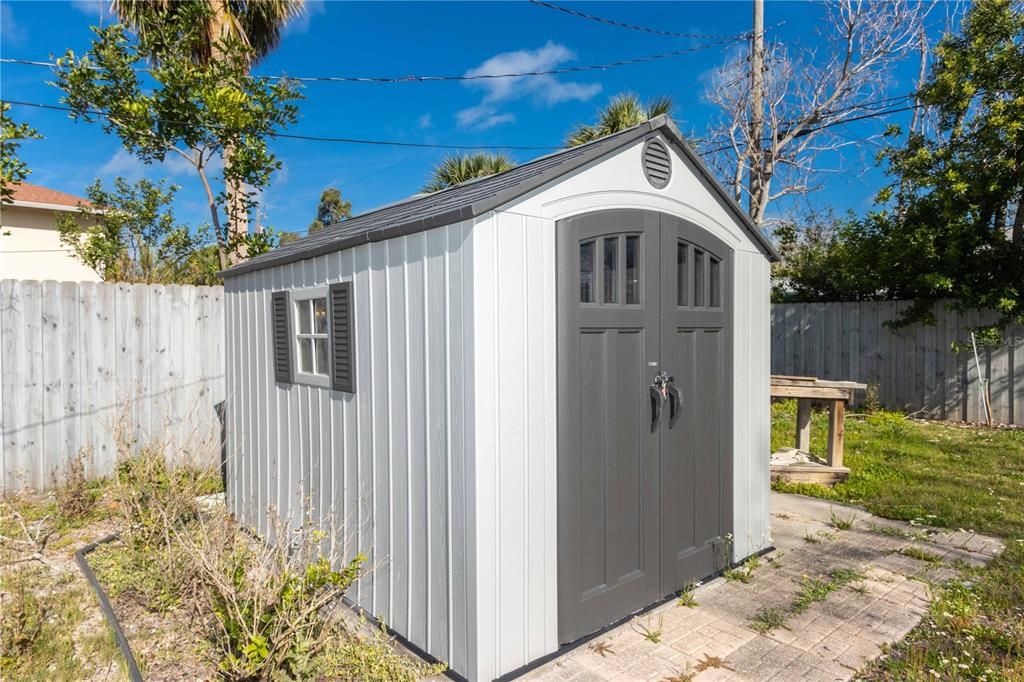 For Sale: $485,000 (2 beds, 1 baths, 936 Square Feet)